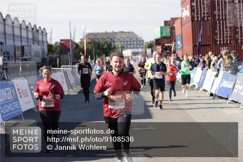 03.10.2025 - Köhlbrandbrückenlauf Jannik Wohlers http://msf.ph/oto/9108536 03.10.2025 13:29:25 Ziel 4960, 5340, 5342, 5344, 5366, 5470, 5514, 5601, 5954, 6063, 6118, 6156, 6309, 6334, 6335, 6336, 6351 meine-sportfotos.de