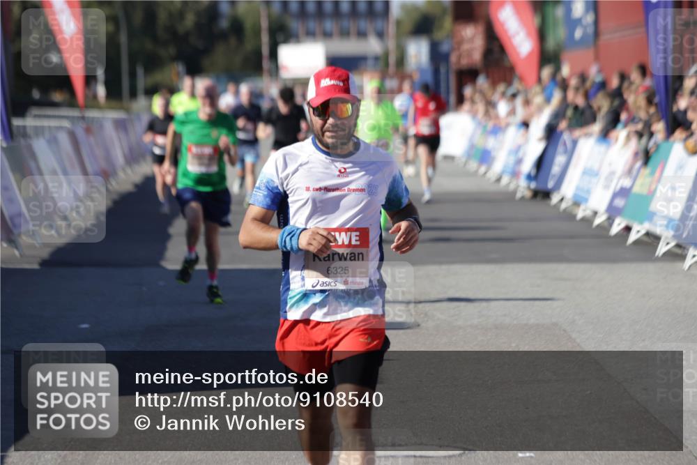 03.10.2025 - Köhlbrandbrückenlauf Jannik Wohlers http://msf.ph/oto/9108540 03.10.2025 12:59:31 Ziel 4108, 4119, 4475, 4940, 6060, 6325, 6666 meine-sportfotos.de