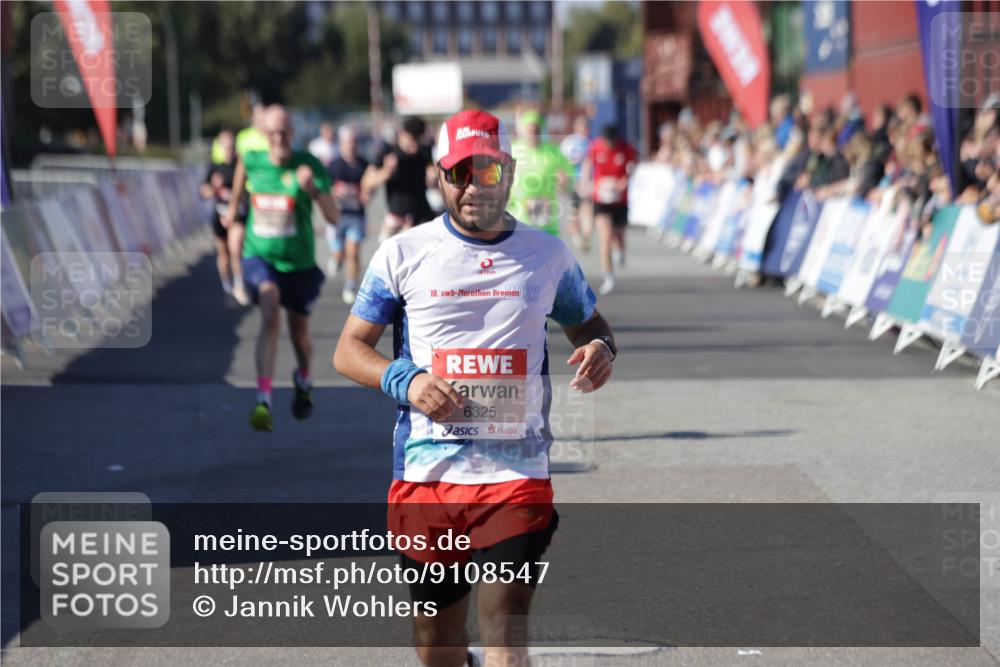 03.10.2025 - Köhlbrandbrückenlauf Jannik Wohlers http://msf.ph/oto/9108547 03.10.2025 12:59:31 Ziel 4108, 4119, 4475, 4940, 6060, 6325, 6666 meine-sportfotos.de