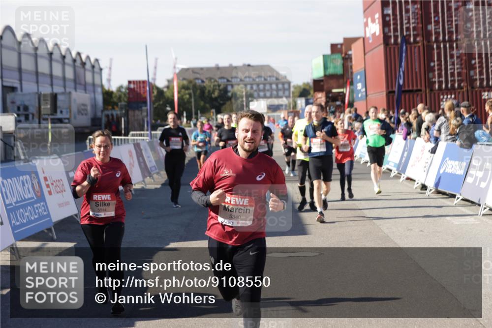 03.10.2025 - Köhlbrandbrückenlauf Jannik Wohlers http://msf.ph/oto/9108550 03.10.2025 13:29:25 Ziel 4960, 5340, 5342, 5344, 5366, 5470, 5514, 5601, 5954, 6063, 6118, 6156, 6309, 6334, 6335, 6336, 6351 meine-sportfotos.de