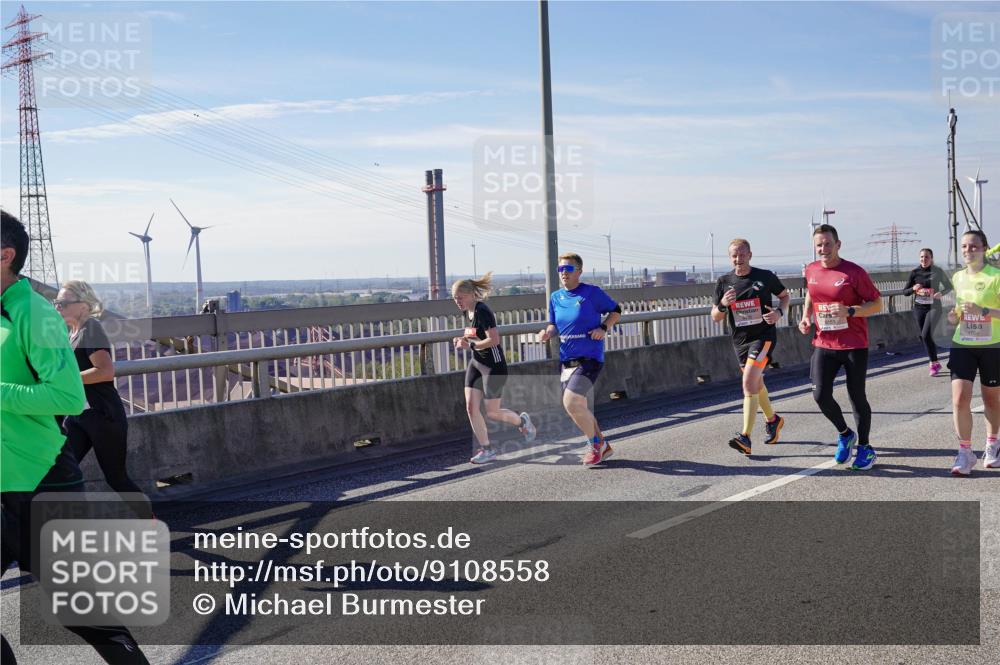 03.10.2025 - Köhlbrandbrückenlauf Michael Burmester http://msf.ph/oto/9108558 03.10.2025 12:51:22 Position 2 4264 meine-sportfotos.de