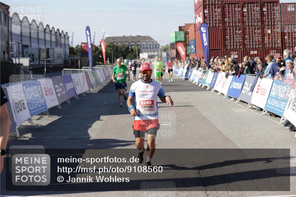 03.10.2025 - Köhlbrandbrückenlauf Jannik Wohlers http://msf.ph/oto/9108560 03.10.2025 12:59:32 Ziel 4108, 4119, 4270, 4475, 4940, 6060, 6325, 6666 meine-sportfotos.de