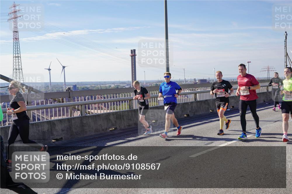 03.10.2025 - Köhlbrandbrückenlauf Michael Burmester http://msf.ph/oto/9108567 03.10.2025 12:51:23 Position 2 6153 meine-sportfotos.de