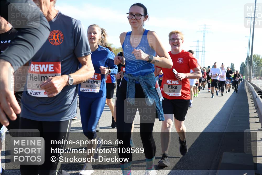 03.10.2025 - Köhlbrandbrückenlauf Strokosch-Dieckow http://msf.ph/oto/9108569 03.10.2025 12:22:27 Position 3 1985, 56, 6290, 5334 meine-sportfotos.de