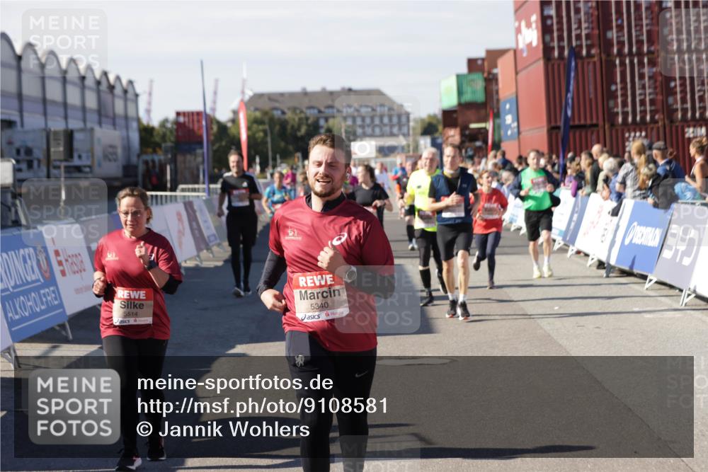 03.10.2025 - Köhlbrandbrückenlauf Jannik Wohlers http://msf.ph/oto/9108581 03.10.2025 13:29:25 Ziel 4960, 5340, 5342, 5344, 5366, 5470, 5514, 5601, 5954, 6063, 6118, 6156, 6309, 6334, 6335, 6336, 6351 meine-sportfotos.de
