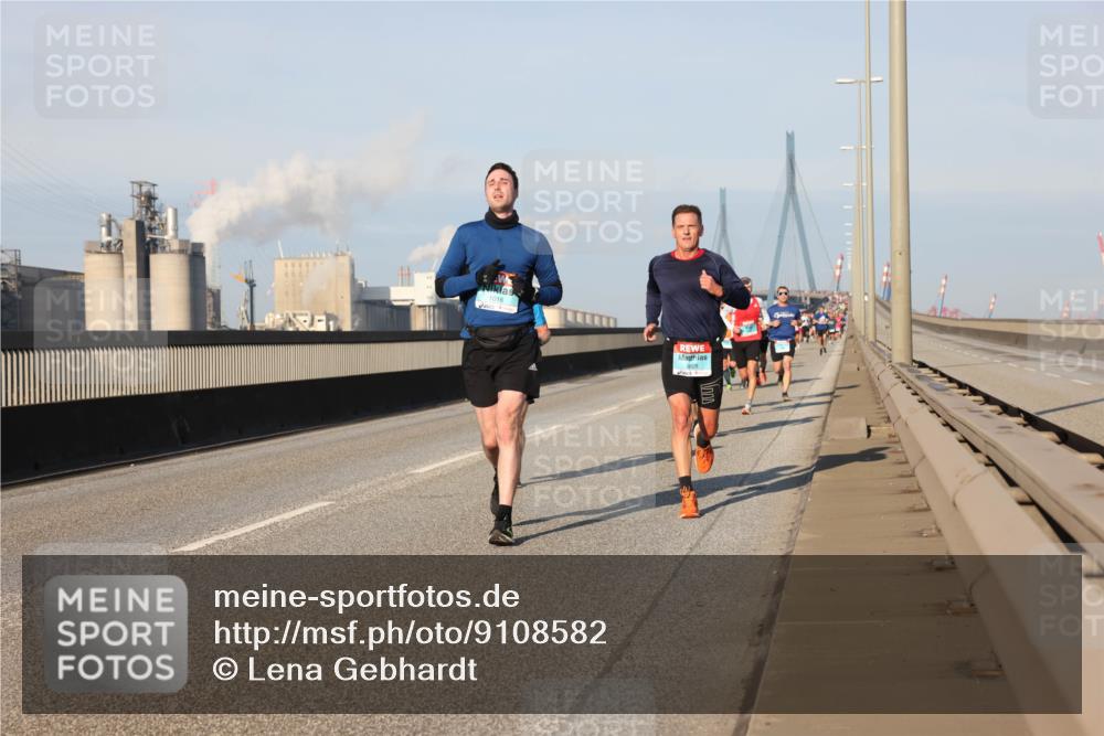 03.10.2025 - Köhlbrandbrückenlauf Lena Gebhardt http://msf.ph/oto/9108582 03.10.2025 09:41:04 Position 2 3628 meine-sportfotos.de
