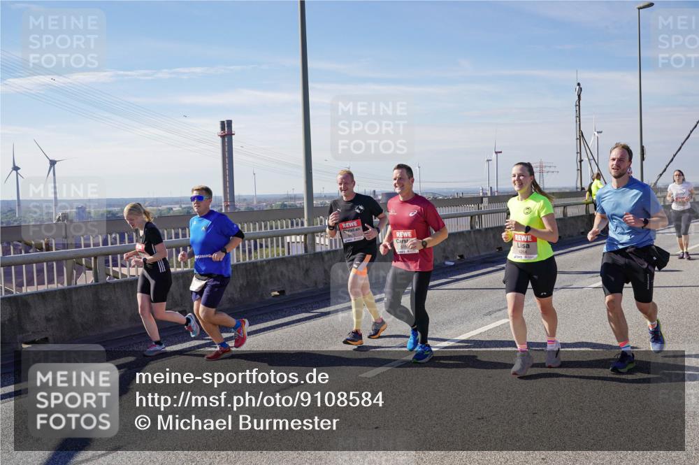 03.10.2025 - Köhlbrandbrückenlauf Michael Burmester http://msf.ph/oto/9108584 03.10.2025 12:51:23 Position 2 615, 4264 meine-sportfotos.de