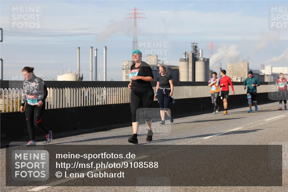 03.10.2025 - Köhlbrandbrückenlauf Lena Gebhardt http://msf.ph/oto/9108588 03.10.2025 10:14:10 Position 2  meine-sportfotos.de