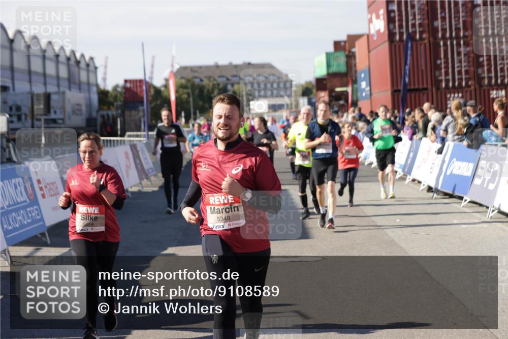 03.10.2025 - Köhlbrandbrückenlauf Jannik Wohlers http://msf.ph/oto/9108589 03.10.2025 13:29:25 Ziel 4960, 5340, 5342, 5344, 5366, 5470, 5514, 5601, 5954, 6063, 6118, 6156, 6309, 6334, 6335, 6336, 6351 meine-sportfotos.de