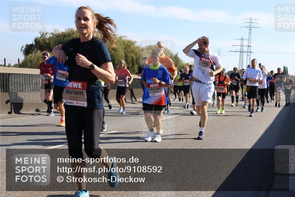 03.10.2025 - Köhlbrandbrückenlauf Strokosch-Dieckow http://msf.ph/oto/9108592 03.10.2025 12:22:28 Position 3 5117, 5427, 6602 meine-sportfotos.de
