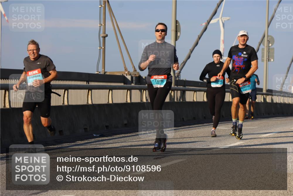 03.10.2025 - Köhlbrandbrückenlauf Strokosch-Dieckow http://msf.ph/oto/9108596 03.10.2025 09:39:14 Position 2 105, 2962 meine-sportfotos.de