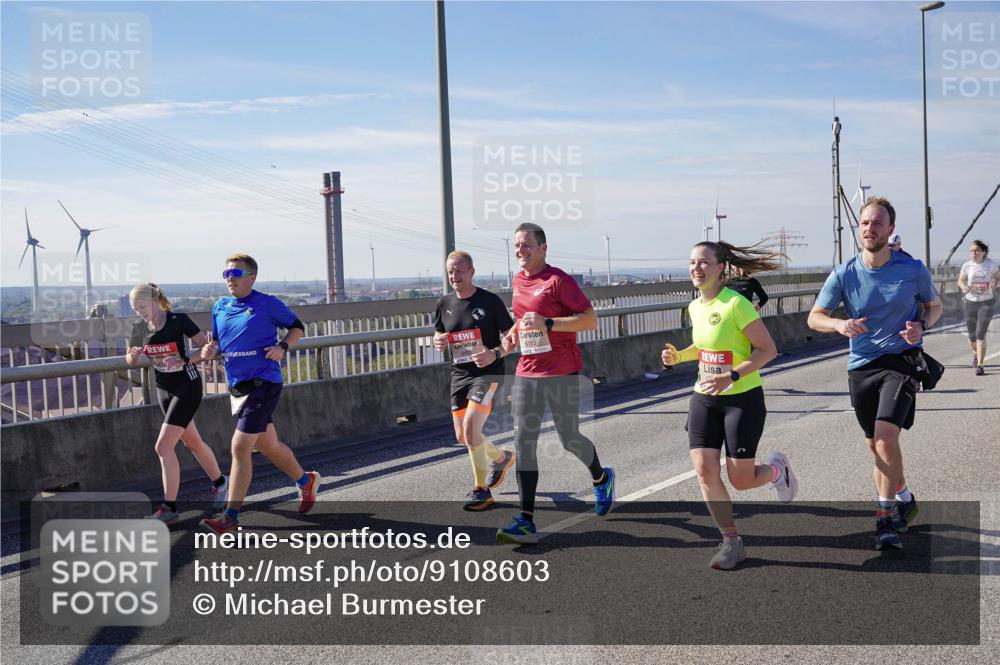 03.10.2025 - Köhlbrandbrückenlauf Michael Burmester http://msf.ph/oto/9108603 03.10.2025 12:51:23 Position 2 6153 meine-sportfotos.de