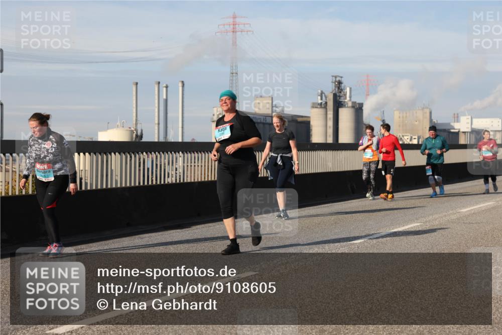 03.10.2025 - Köhlbrandbrückenlauf Lena Gebhardt http://msf.ph/oto/9108605 03.10.2025 10:14:10 Position 2  meine-sportfotos.de