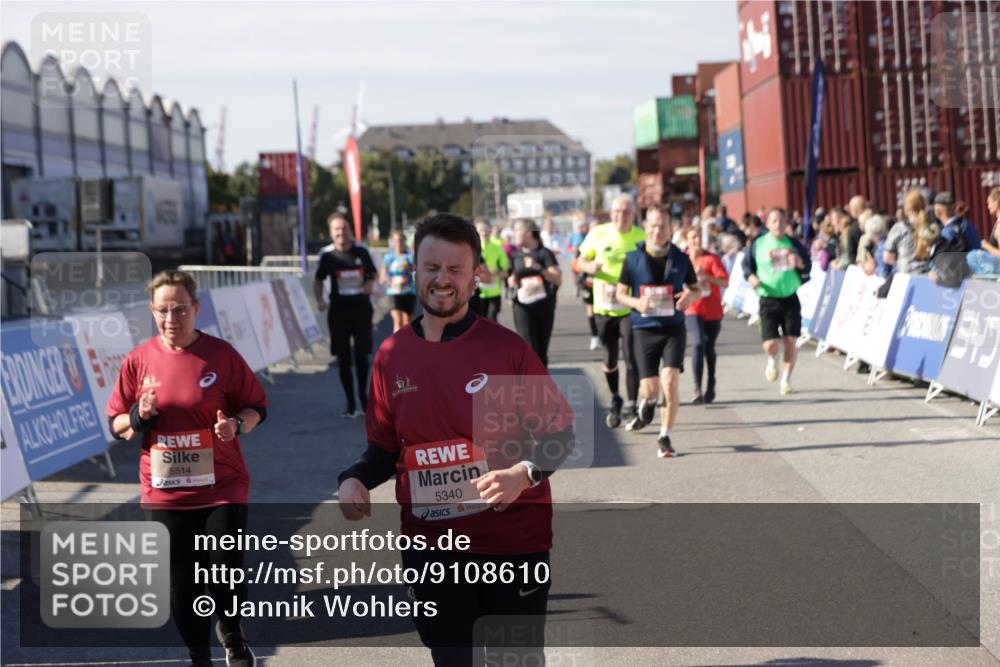 03.10.2025 - Köhlbrandbrückenlauf Jannik Wohlers http://msf.ph/oto/9108610 03.10.2025 13:29:26 Ziel 5340, 5342, 5344, 5366, 5470, 5514, 5601, 5954, 6063, 6118, 6156, 6309, 6334, 6335, 6336, 6351, 6539 meine-sportfotos.de