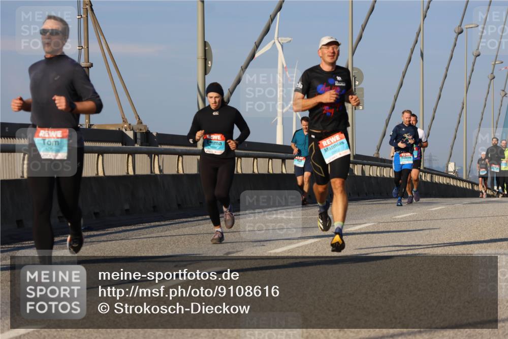 03.10.2025 - Köhlbrandbrückenlauf Strokosch-Dieckow http://msf.ph/oto/9108616 03.10.2025 09:39:15 Position 2 1054, 2962 meine-sportfotos.de