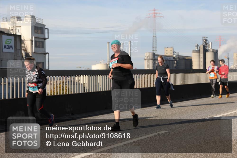 03.10.2025 - Köhlbrandbrückenlauf Lena Gebhardt http://msf.ph/oto/9108618 03.10.2025 10:14:10 Position 2 655 meine-sportfotos.de