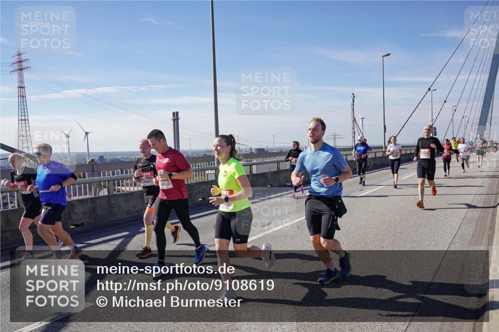 03.10.2025 - Köhlbrandbrückenlauf Michael Burmester http://msf.ph/oto/9108619 03.10.2025 12:51:24 Position 2 6153 meine-sportfotos.de