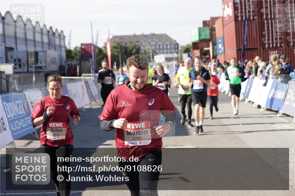 03.10.2025 - Köhlbrandbrückenlauf Jannik Wohlers http://msf.ph/oto/9108626 03.10.2025 13:29:26 Ziel 5340, 5342, 5344, 5366, 5470, 5514, 5601, 5954, 6063, 6118, 6156, 6309, 6334, 6335, 6336, 6351, 6539 meine-sportfotos.de