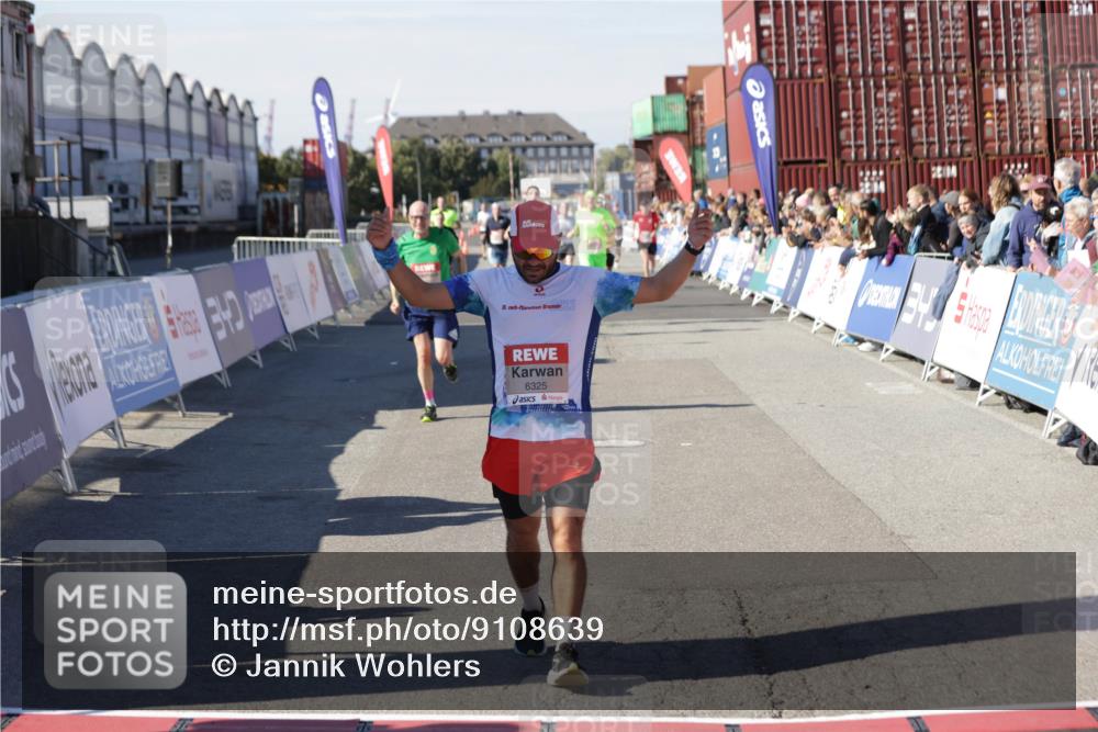 03.10.2025 - Köhlbrandbrückenlauf Jannik Wohlers http://msf.ph/oto/9108639 03.10.2025 12:59:33 Ziel 4119, 4270, 4475, 4940, 6060, 6325, 6616, 6666 meine-sportfotos.de
