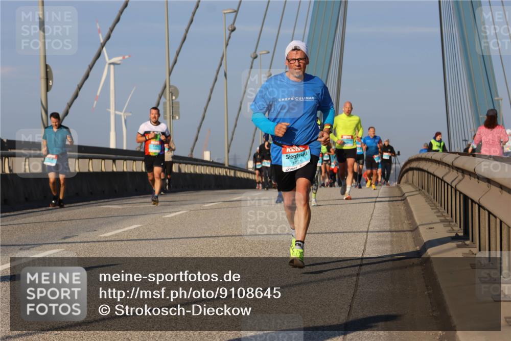 03.10.2025 - Köhlbrandbrückenlauf Strokosch-Dieckow http://msf.ph/oto/9108645 03.10.2025 09:39:19 Position 2 1021 meine-sportfotos.de