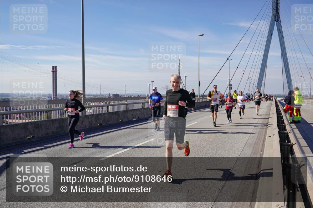 03.10.2025 - Köhlbrandbrückenlauf Michael Burmester http://msf.ph/oto/9108646 03.10.2025 12:51:26 Position 2 5115 meine-sportfotos.de