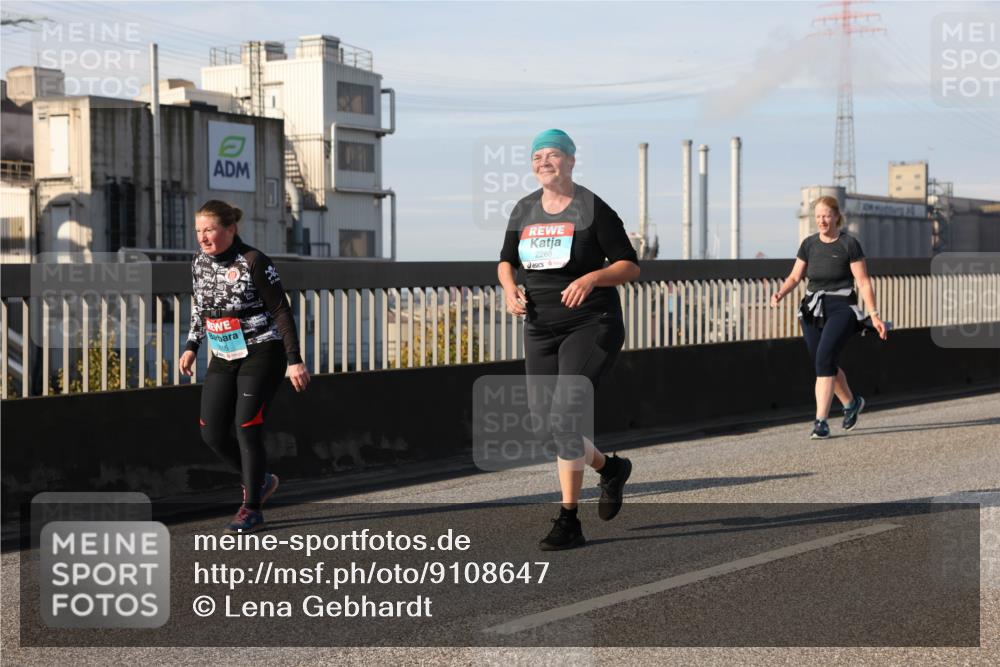 03.10.2025 - Köhlbrandbrückenlauf Lena Gebhardt http://msf.ph/oto/9108647 03.10.2025 10:14:11 Position 2 2288 meine-sportfotos.de