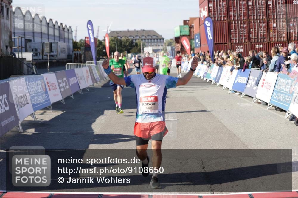 03.10.2025 - Köhlbrandbrückenlauf Jannik Wohlers http://msf.ph/oto/9108650 03.10.2025 12:59:33 Ziel 4119, 4270, 4475, 4940, 6060, 6325, 6616, 6666 meine-sportfotos.de