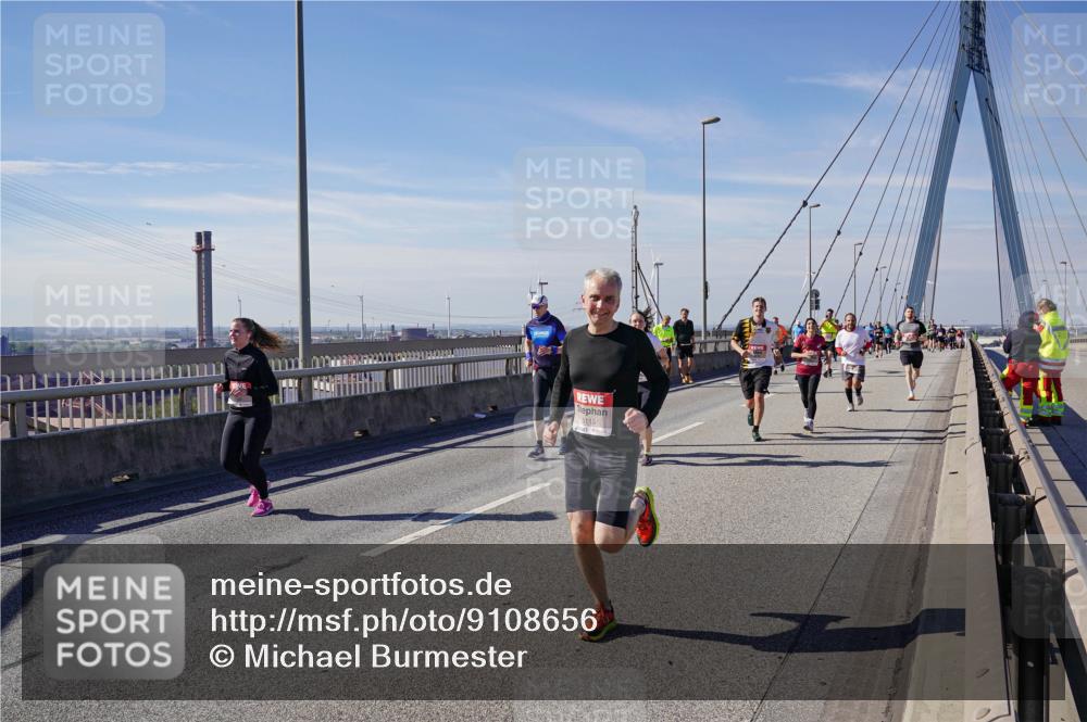 03.10.2025 - Köhlbrandbrückenlauf Michael Burmester http://msf.ph/oto/9108656 03.10.2025 12:51:26 Position 2 5115 meine-sportfotos.de