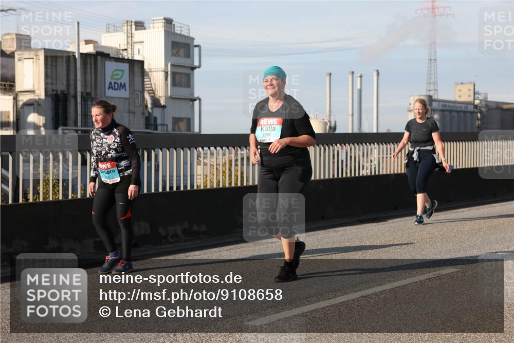 03.10.2025 - Köhlbrandbrückenlauf Lena Gebhardt http://msf.ph/oto/9108658 03.10.2025 10:14:11 Position 2 2288 meine-sportfotos.de