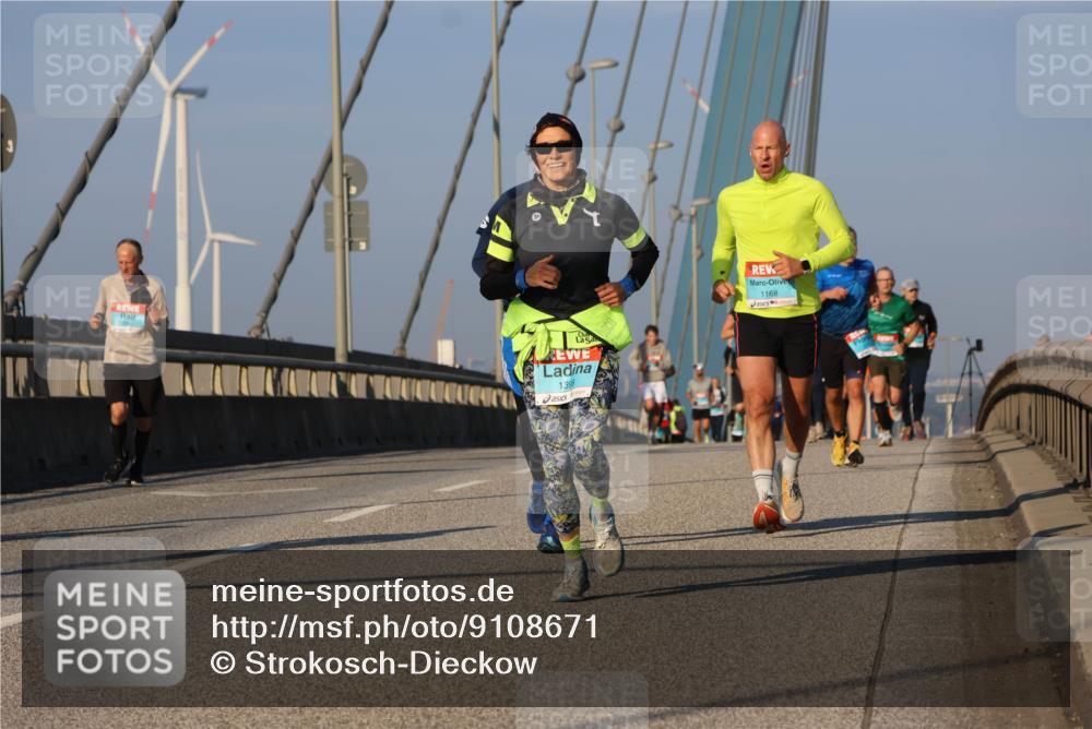 03.10.2025 - Köhlbrandbrückenlauf Strokosch-Dieckow http://msf.ph/oto/9108671 03.10.2025 09:39:23 Position 2 1398, 1168 meine-sportfotos.de