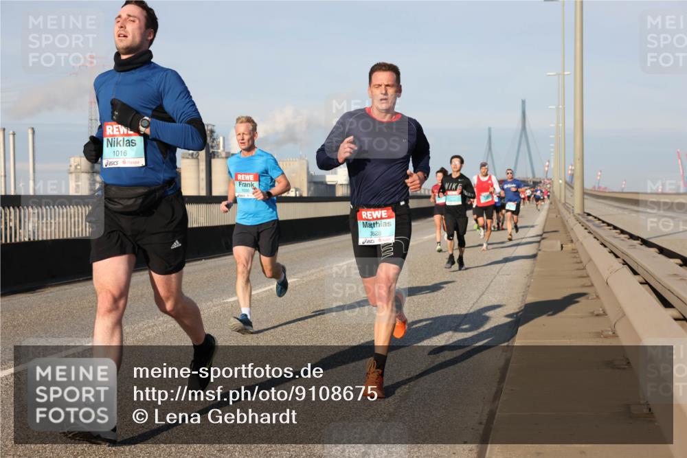 03.10.2025 - Köhlbrandbrückenlauf Lena Gebhardt http://msf.ph/oto/9108675 03.10.2025 09:41:05 Position 2 1134, 1016, 1030, 628 meine-sportfotos.de