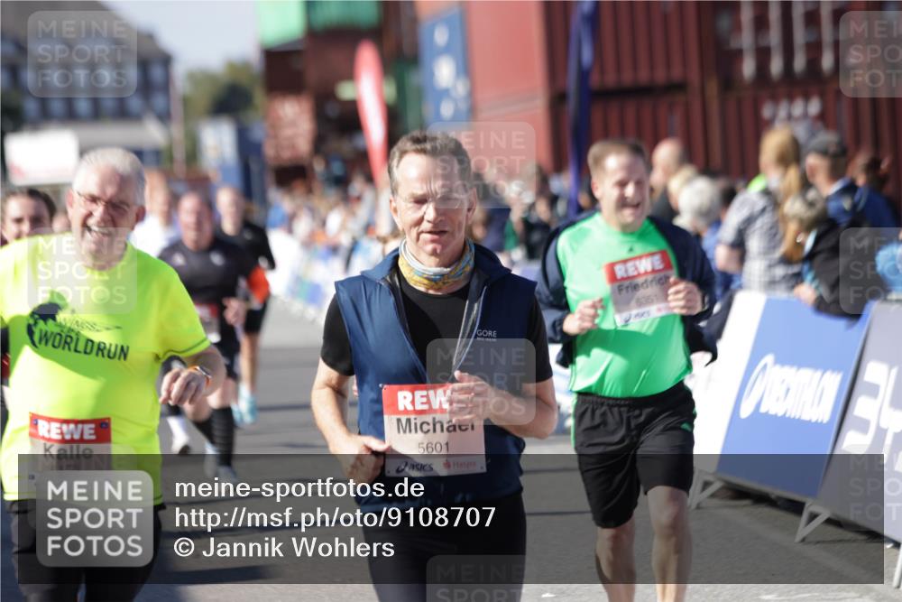 03.10.2025 - Köhlbrandbrückenlauf Jannik Wohlers http://msf.ph/oto/9108707 03.10.2025 13:29:28 Ziel 5340, 5344, 5366, 5470, 5514, 5601, 6063, 6118, 6156, 6309, 6334, 6335, 6336, 6351, 6387, 6539, 6543, 6554, 6555 meine-sportfotos.de