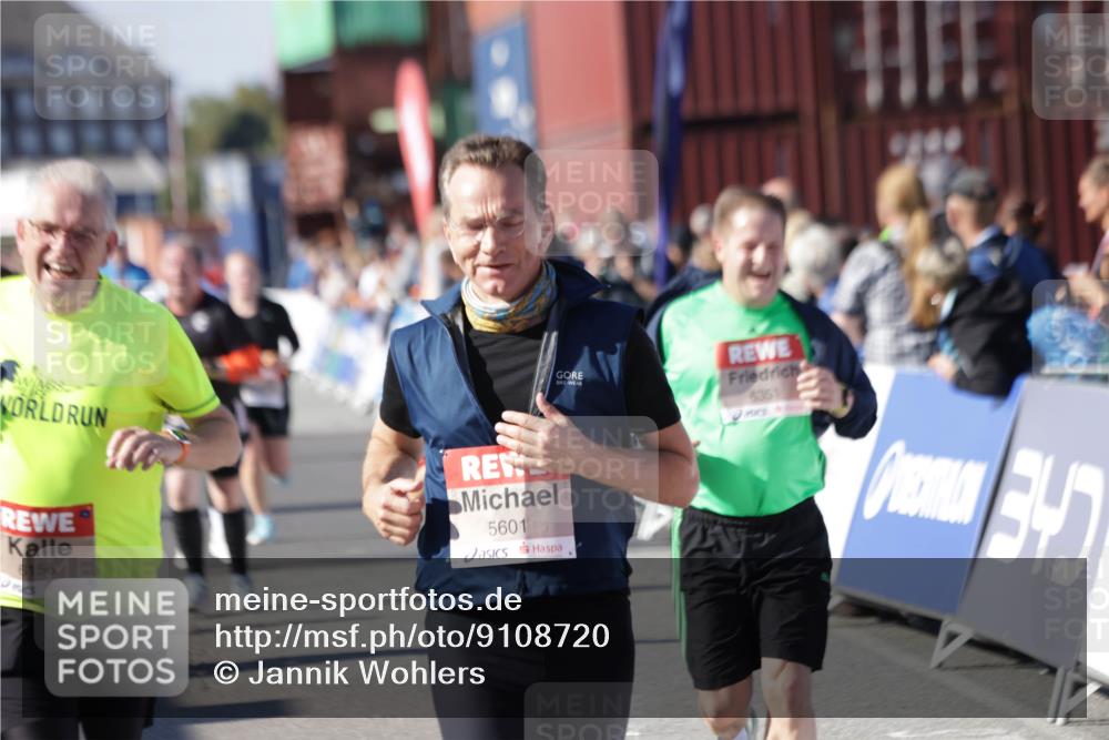 03.10.2025 - Köhlbrandbrückenlauf Jannik Wohlers http://msf.ph/oto/9108720 03.10.2025 13:29:28 Ziel 5340, 5344, 5366, 5470, 5514, 5601, 6063, 6118, 6156, 6309, 6334, 6335, 6336, 6351, 6387, 6539, 6543, 6554, 6555 meine-sportfotos.de
