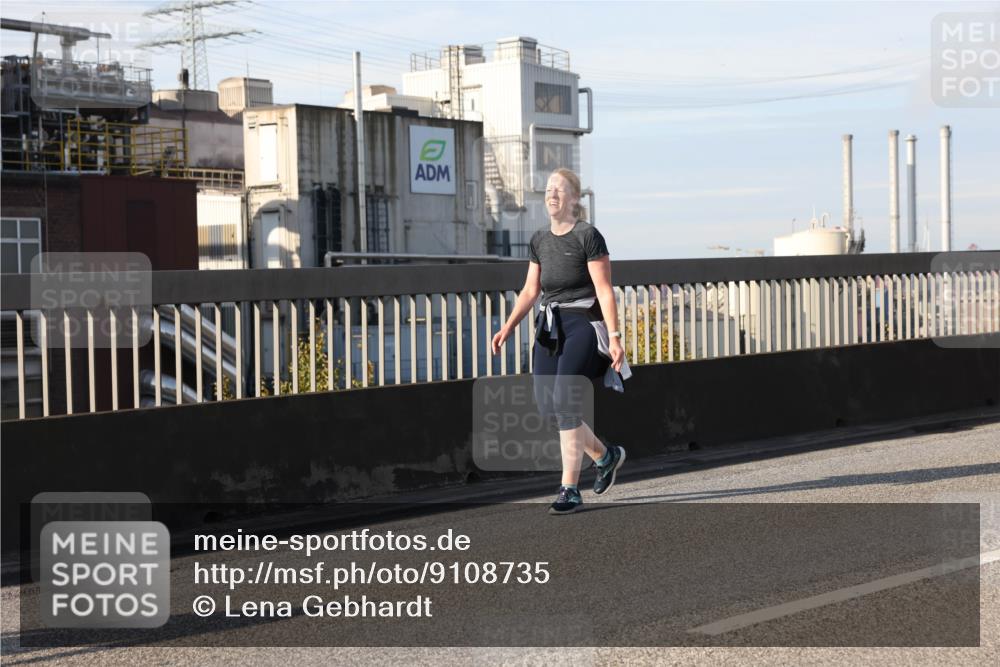 03.10.2025 - Köhlbrandbrückenlauf Lena Gebhardt http://msf.ph/oto/9108735 03.10.2025 10:14:14 Position 2  meine-sportfotos.de