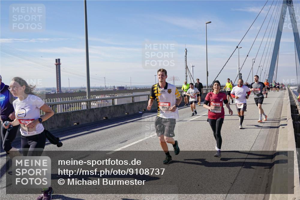 03.10.2025 - Köhlbrandbrückenlauf Michael Burmester http://msf.ph/oto/9108737 03.10.2025 12:51:28 Position 2 4210 meine-sportfotos.de