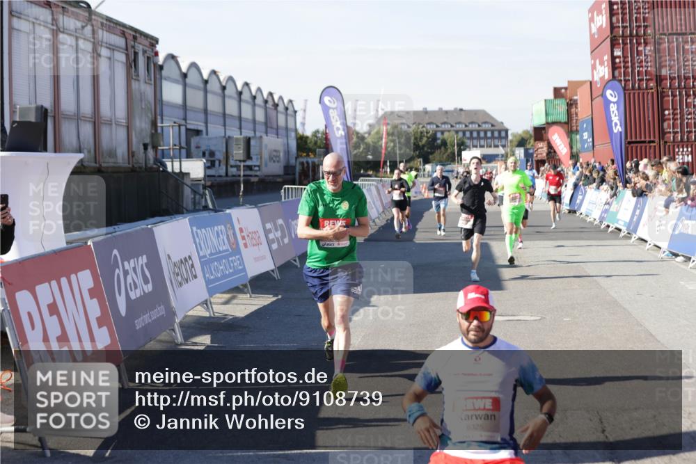 03.10.2025 - Köhlbrandbrückenlauf Jannik Wohlers http://msf.ph/oto/9108739 03.10.2025 12:59:34 Ziel 4111, 4119, 4215, 4270, 4475, 6060, 6325, 6616, 6666 meine-sportfotos.de