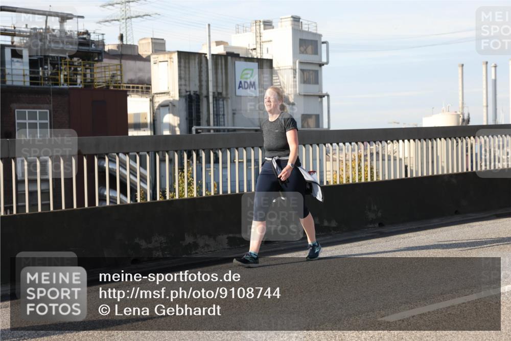 03.10.2025 - Köhlbrandbrückenlauf Lena Gebhardt http://msf.ph/oto/9108744 03.10.2025 10:14:14 Position 2  meine-sportfotos.de