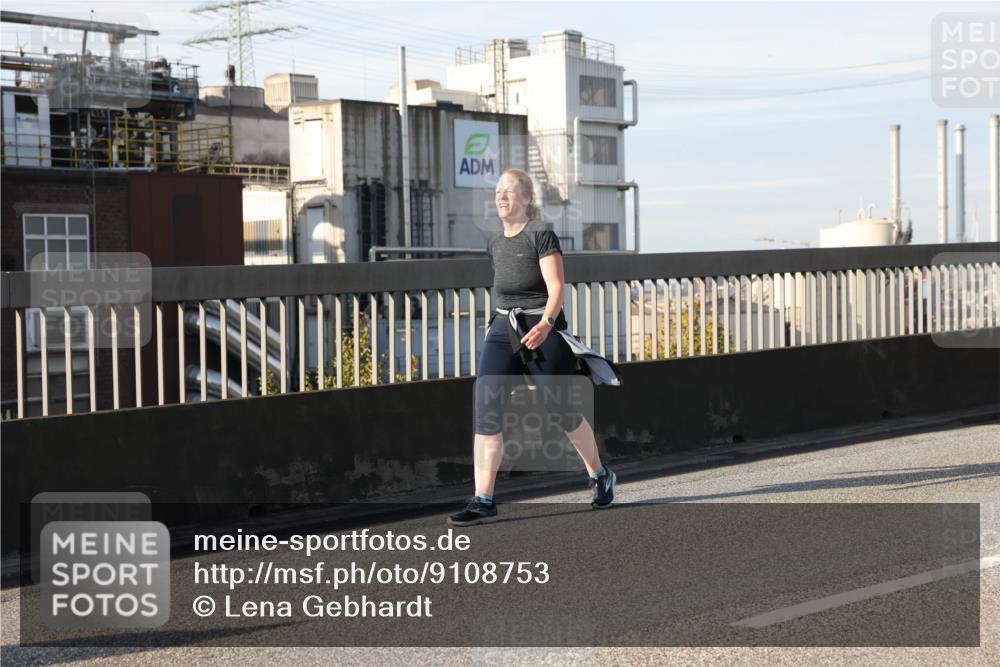 03.10.2025 - Köhlbrandbrückenlauf Lena Gebhardt http://msf.ph/oto/9108753 03.10.2025 10:14:14 Position 2  meine-sportfotos.de