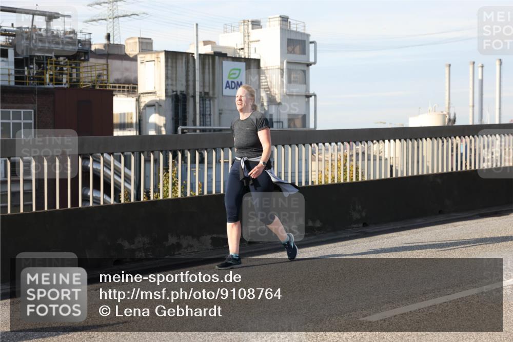 03.10.2025 - Köhlbrandbrückenlauf Lena Gebhardt http://msf.ph/oto/9108764 03.10.2025 10:14:14 Position 2  meine-sportfotos.de