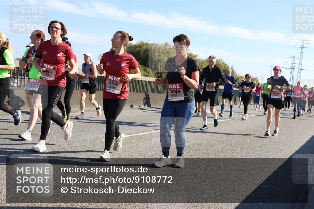 03.10.2025 - Köhlbrandbrückenlauf Strokosch-Dieckow http://msf.ph/oto/9108772 03.10.2025 12:22:42 Position 3 6412, 5244, 4939, 4989 meine-sportfotos.de