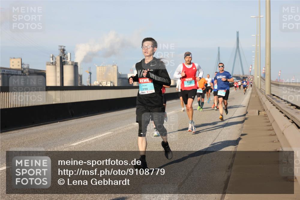 03.10.2025 - Köhlbrandbrückenlauf Lena Gebhardt http://msf.ph/oto/9108779 03.10.2025 09:41:07 Position 2 3789 meine-sportfotos.de
