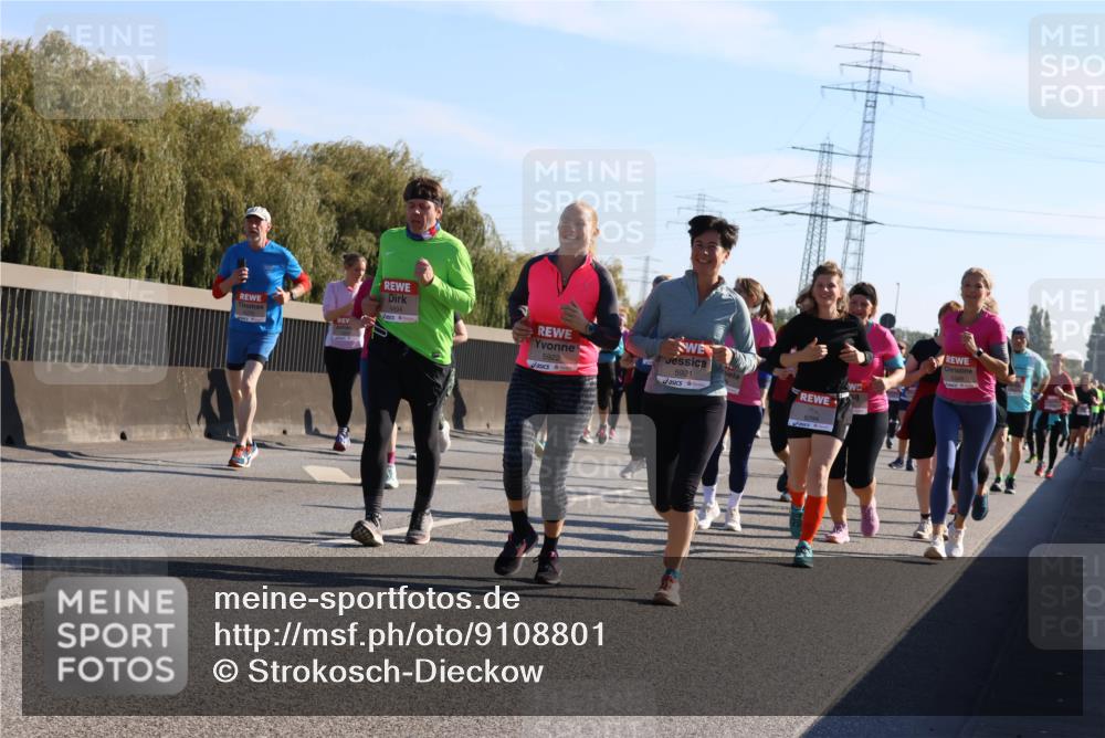 03.10.2025 - Köhlbrandbrückenlauf Strokosch-Dieckow http://msf.ph/oto/9108801 03.10.2025 12:22:46 Position 3 4894, 5922, 5921 meine-sportfotos.de