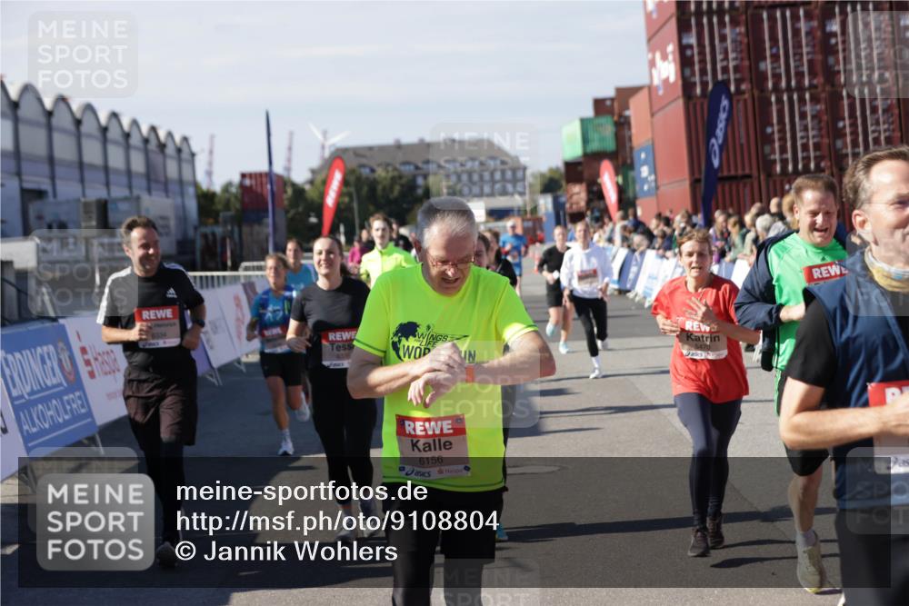 03.10.2025 - Köhlbrandbrückenlauf Jannik Wohlers http://msf.ph/oto/9108804 03.10.2025 13:29:30 Ziel 5340, 5366, 5470, 5482, 5514, 5601, 6156, 6334, 6335, 6336, 6351, 6387, 6439, 6539, 6543, 6554, 6555 meine-sportfotos.de