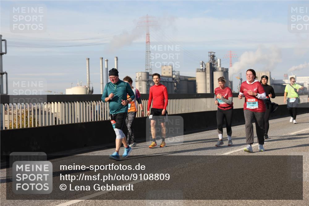 03.10.2025 - Köhlbrandbrückenlauf Lena Gebhardt http://msf.ph/oto/9108809 03.10.2025 10:14:15 Position 2 1880 meine-sportfotos.de