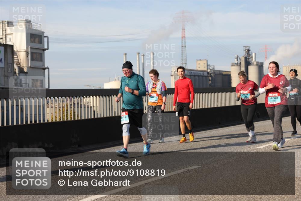 03.10.2025 - Köhlbrandbrückenlauf Lena Gebhardt http://msf.ph/oto/9108819 03.10.2025 10:14:15 Position 2 1880 meine-sportfotos.de