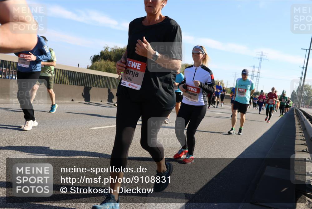 03.10.2025 - Köhlbrandbrückenlauf Strokosch-Dieckow http://msf.ph/oto/9108831 03.10.2025 12:22:53 Position 3 5344, 5266, 5341 meine-sportfotos.de