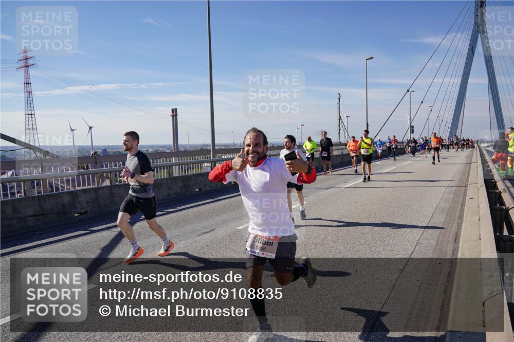 03.10.2025 - Köhlbrandbrückenlauf Michael Burmester http://msf.ph/oto/9108835 03.10.2025 12:51:31 Position 2 6556 meine-sportfotos.de