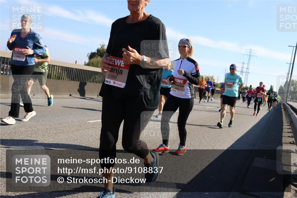 03.10.2025 - Köhlbrandbrückenlauf Strokosch-Dieckow http://msf.ph/oto/9108837 03.10.2025 12:22:53 Position 3 5344, 5266, 5341 meine-sportfotos.de