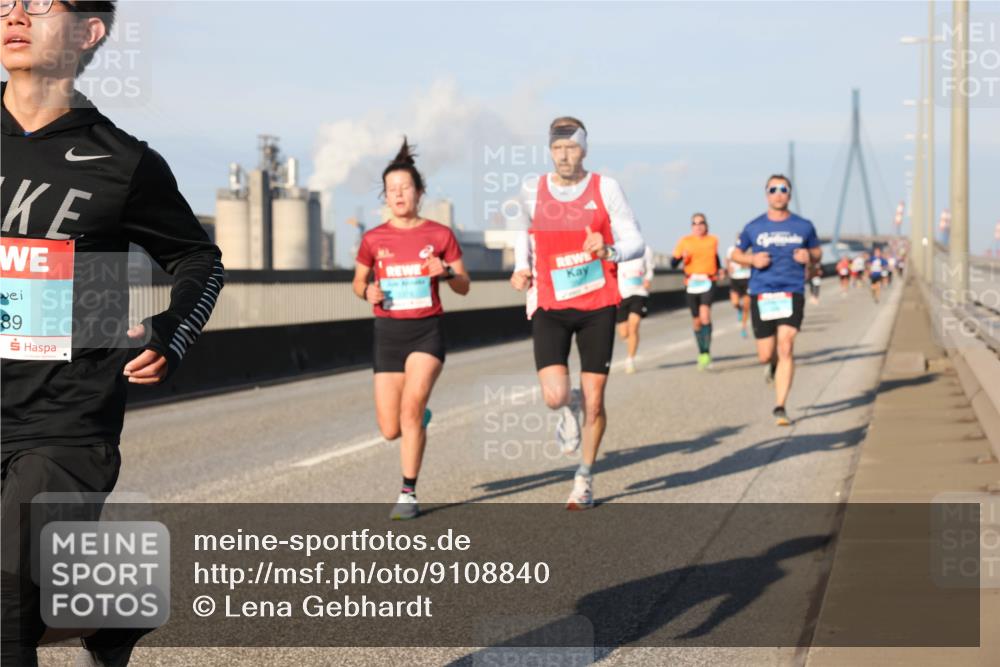 03.10.2025 - Köhlbrandbrückenlauf Lena Gebhardt http://msf.ph/oto/9108840 03.10.2025 09:41:09 Position 2 89 meine-sportfotos.de