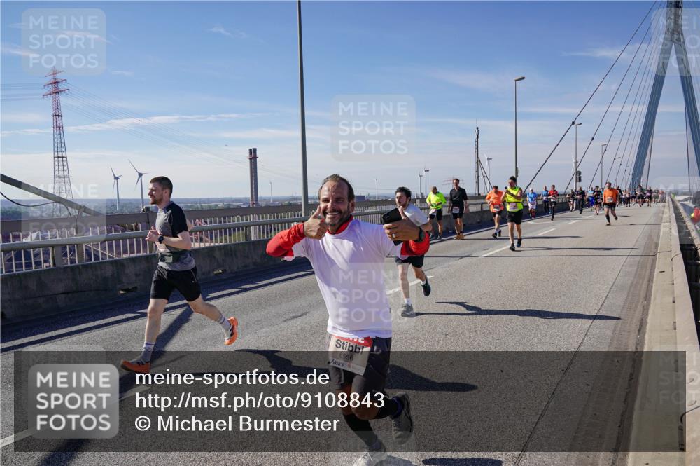 03.10.2025 - Köhlbrandbrückenlauf Michael Burmester http://msf.ph/oto/9108843 03.10.2025 12:51:31 Position 2 6556 meine-sportfotos.de